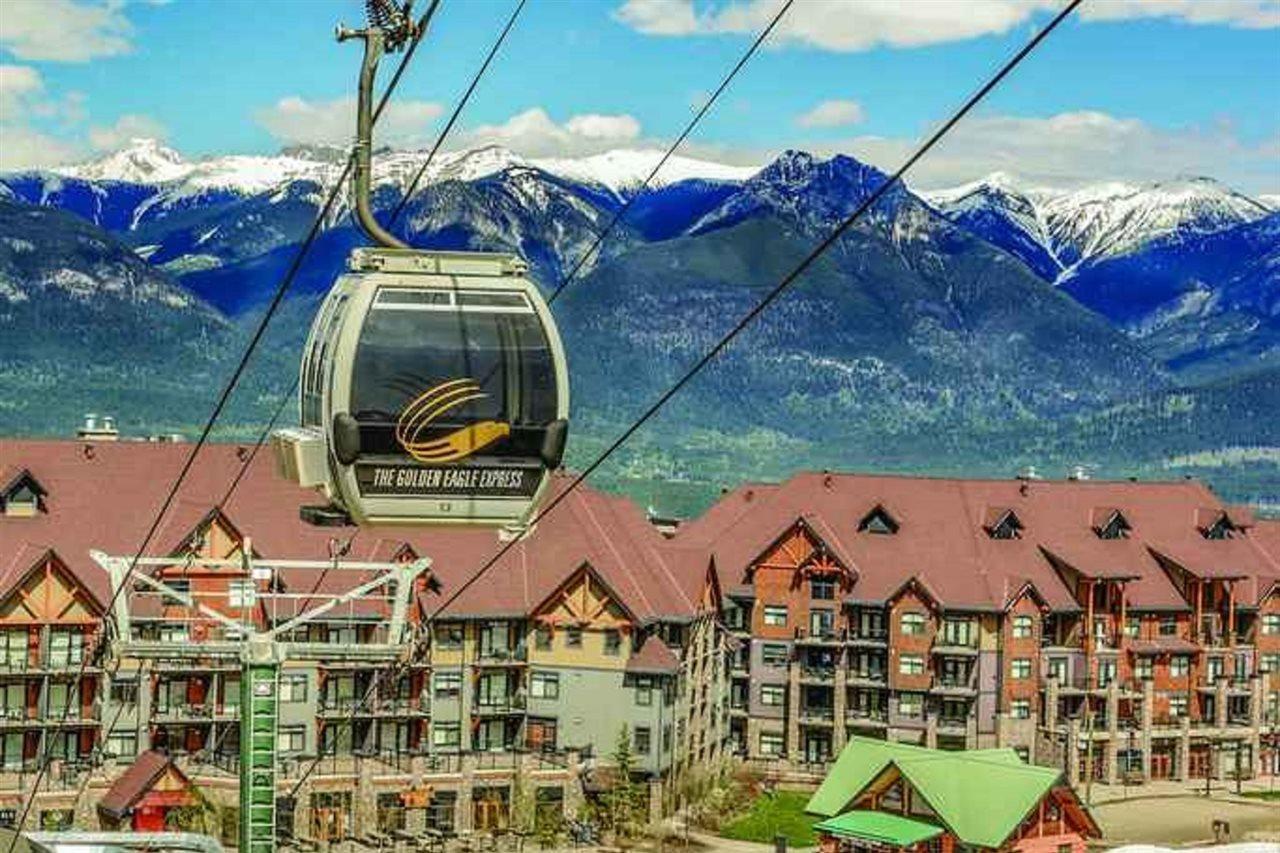 Glacier Mountaineer Lodge Golden Esterno foto