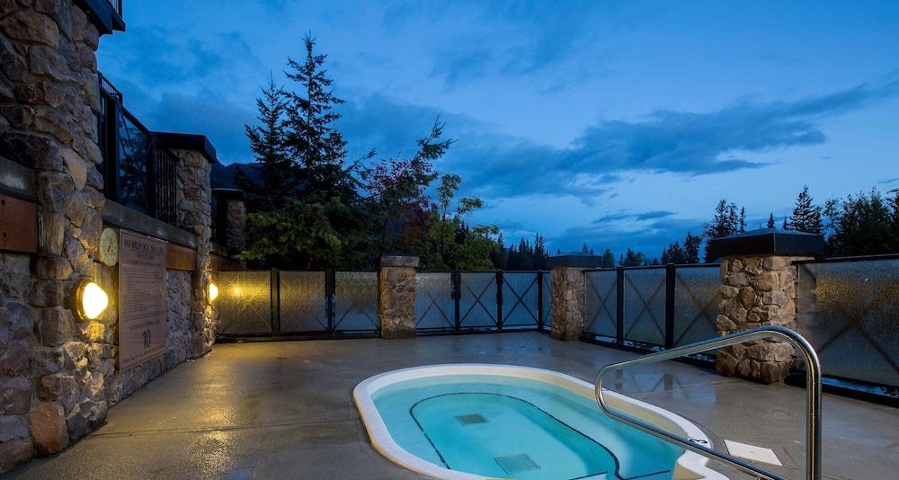 Glacier Mountaineer Lodge Golden Esterno foto