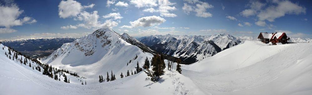Glacier Mountaineer Lodge Golden Esterno foto