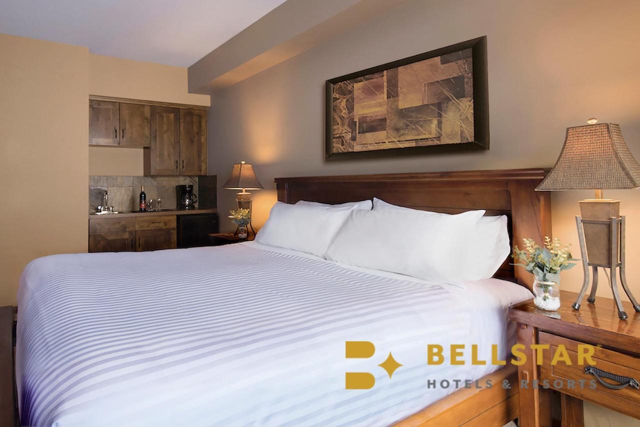 Glacier Mountaineer Lodge Golden Esterno foto